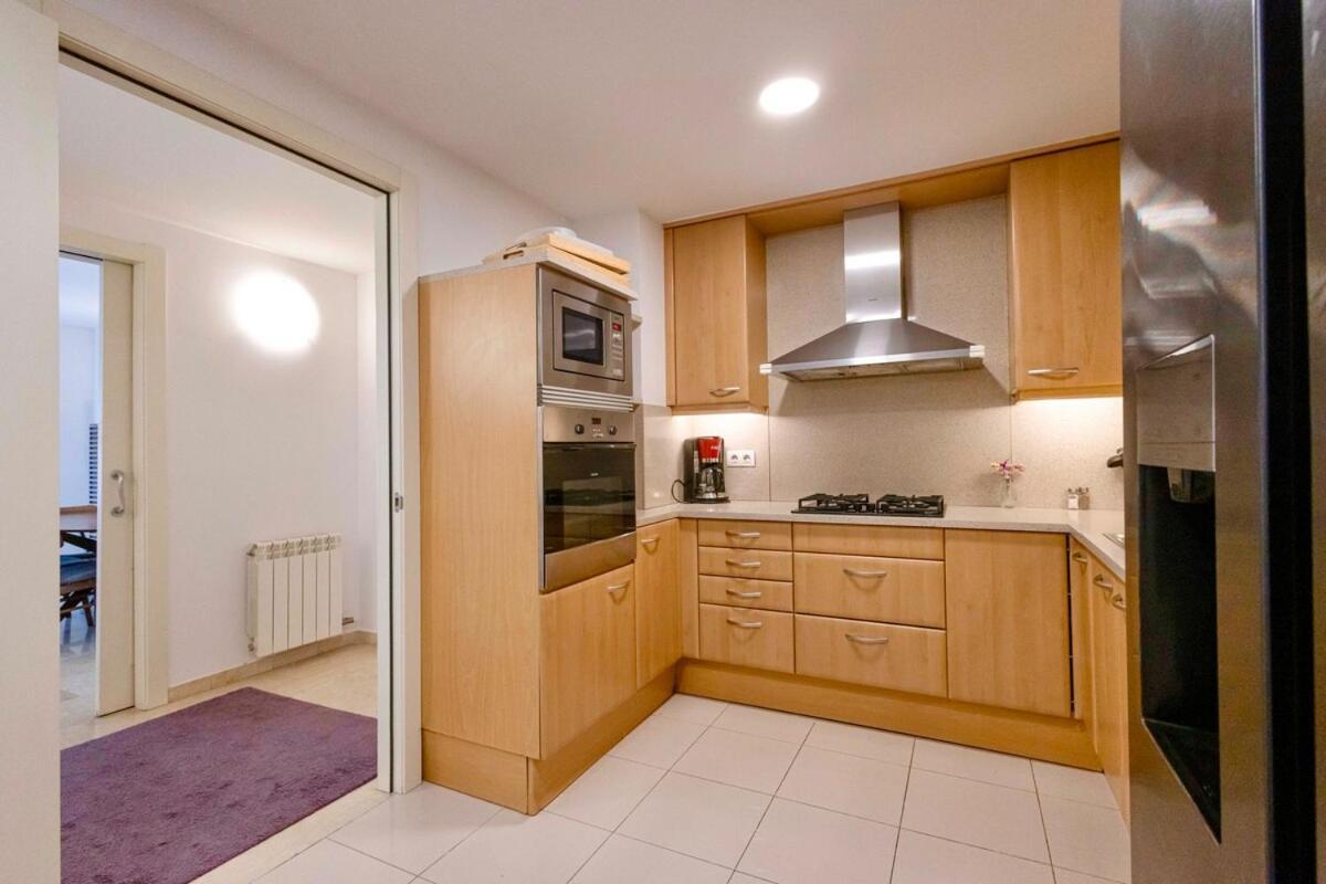 Leilighet For 6, Spacious And Bright In Bonanova Barcelona