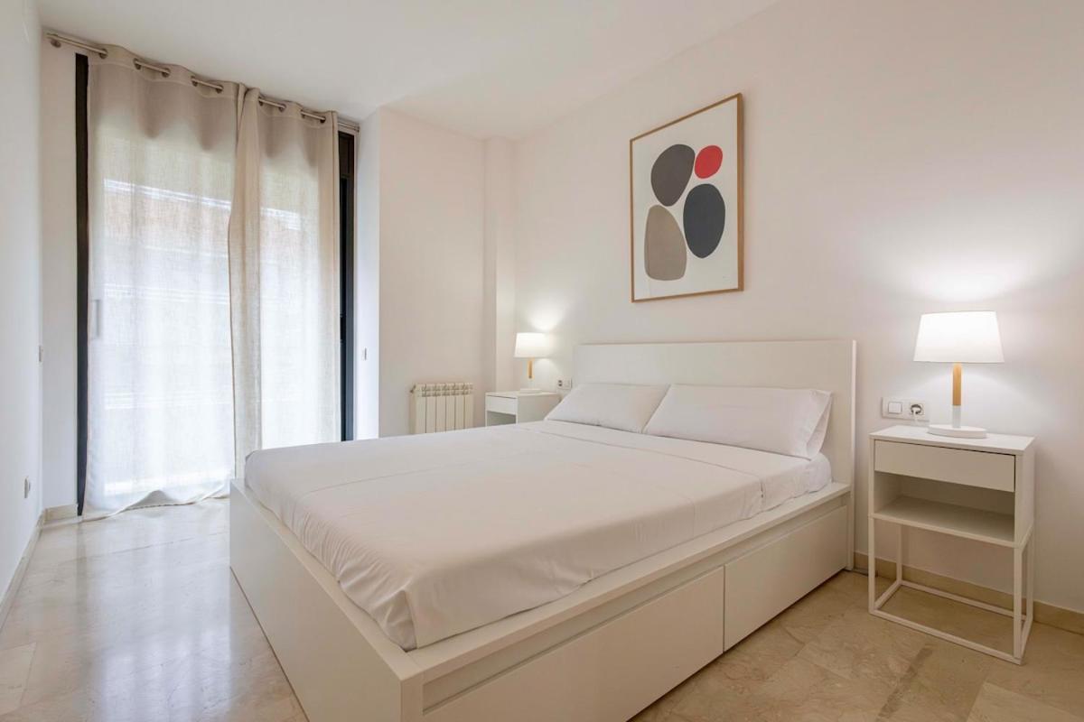 For 6, Spacious And Bright In Bonanova Leilighet *